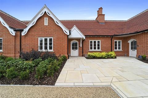 2 bedroom bungalow for sale - Plot 6, The Grove, Painters Place, East Bergholt, Suffolk, CO7