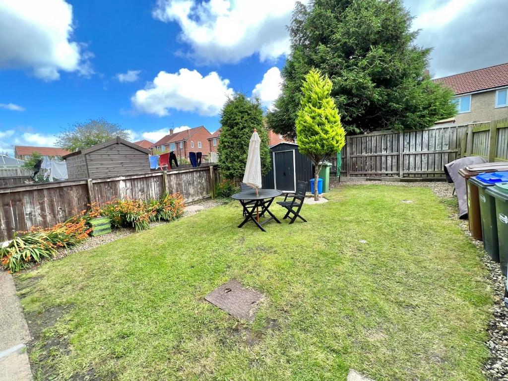 43 Langdale Avenue -garden 1.jpg