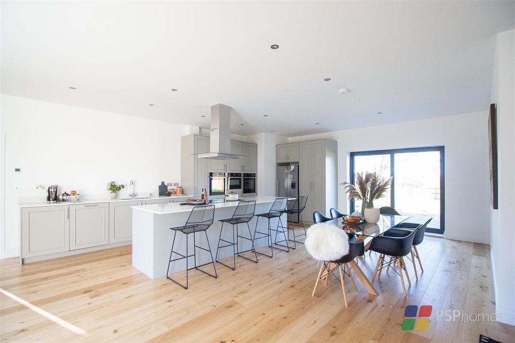 Oakview Place, Worth Lane, Little... 5 bed detached house for sale £