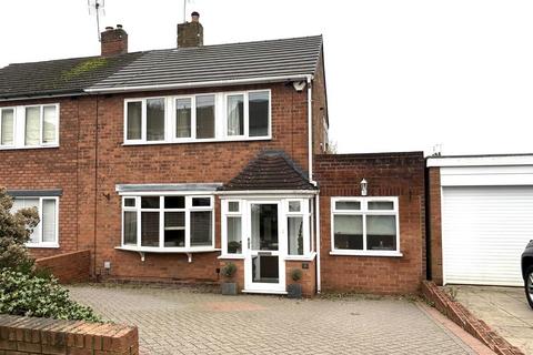 3 bedroom semi-detached house for sale - Hillbrow Crescent, Halesowen