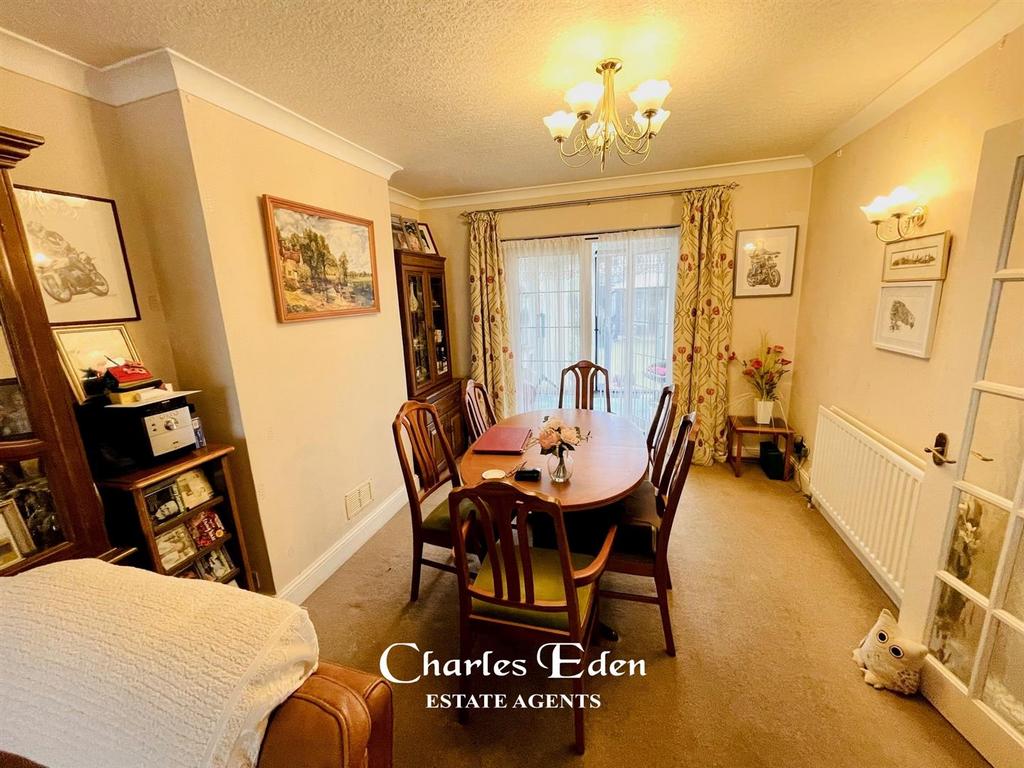 Dining room.jpg