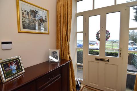 2 bedroom bungalow for sale, Stable Court, Hadzor, Droitwich, Worcestershire, WR9