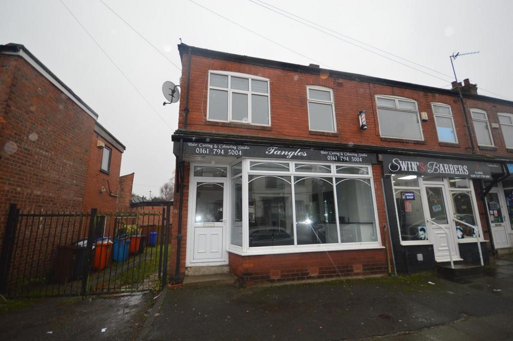 Moorfield Road, Swinton, Manchester 2 bed apartment £1,100 pcm (£254 pw)