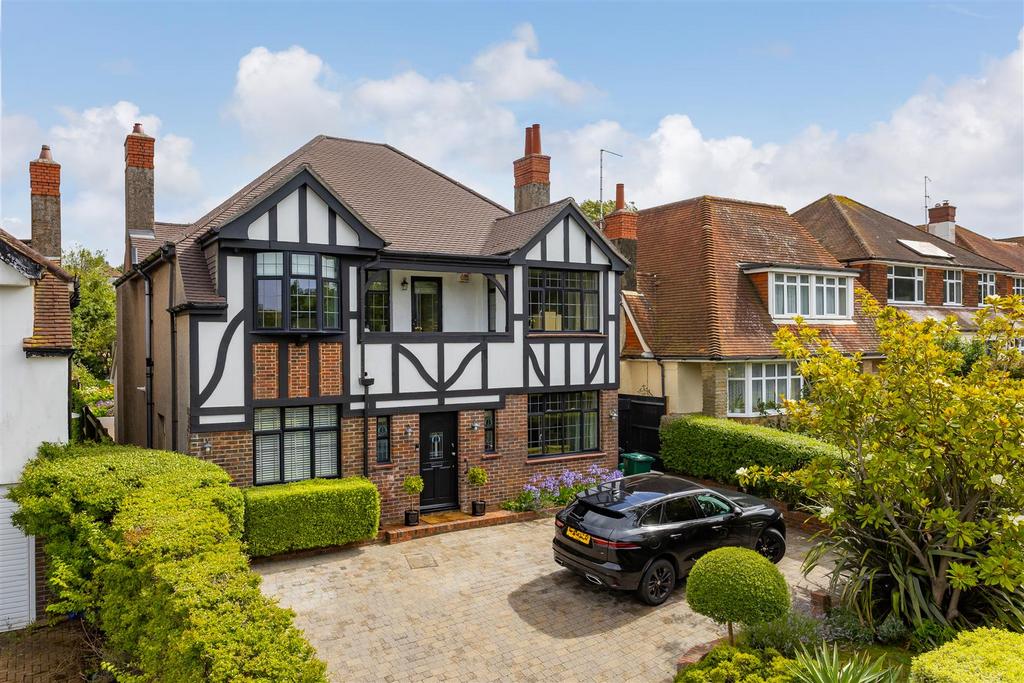 Goldstone Crescent, Hove 4 bed detached house for sale £1,750,000