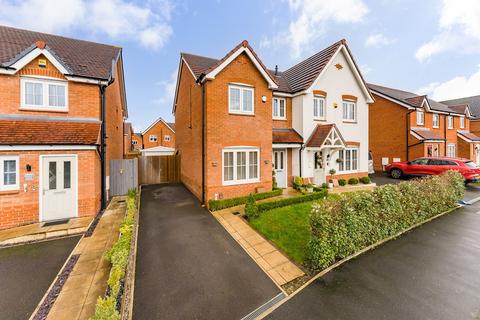 3 bedroom semi-detached house for sale - Beverley Way, Newton-le-Willows, WA12