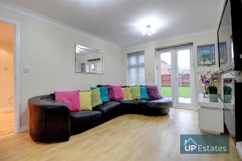 3 bedroom semi-detached house for sale, Niagara Close, Bannerbrook Park, Coventry