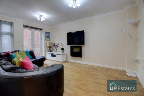 3 bedroom semi-detached house for sale, Niagara Close, Bannerbrook Park, Coventry