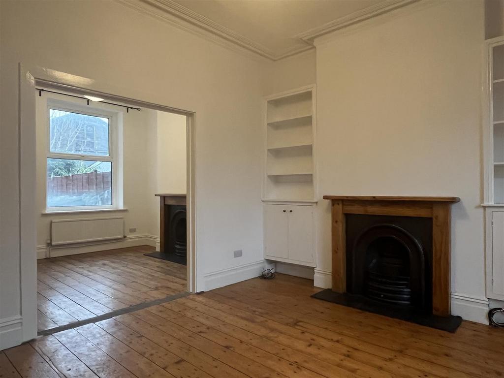 Station Road, Penarth, Vale of 3 bed detached house £1,595