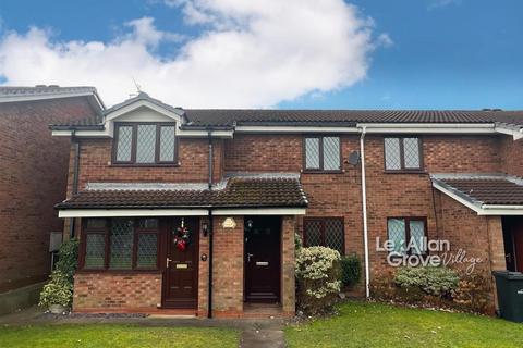 2 bedroom flat for sale, Woodcombe Close, Brierley Hill