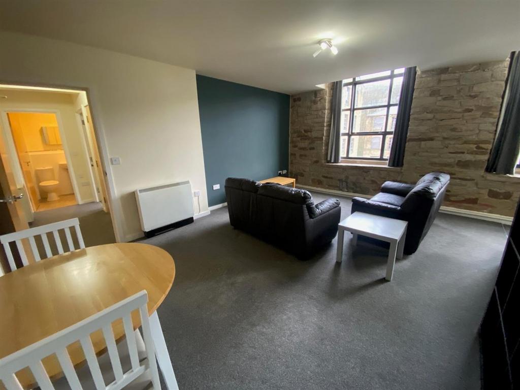 LOUNGE 1.jpg