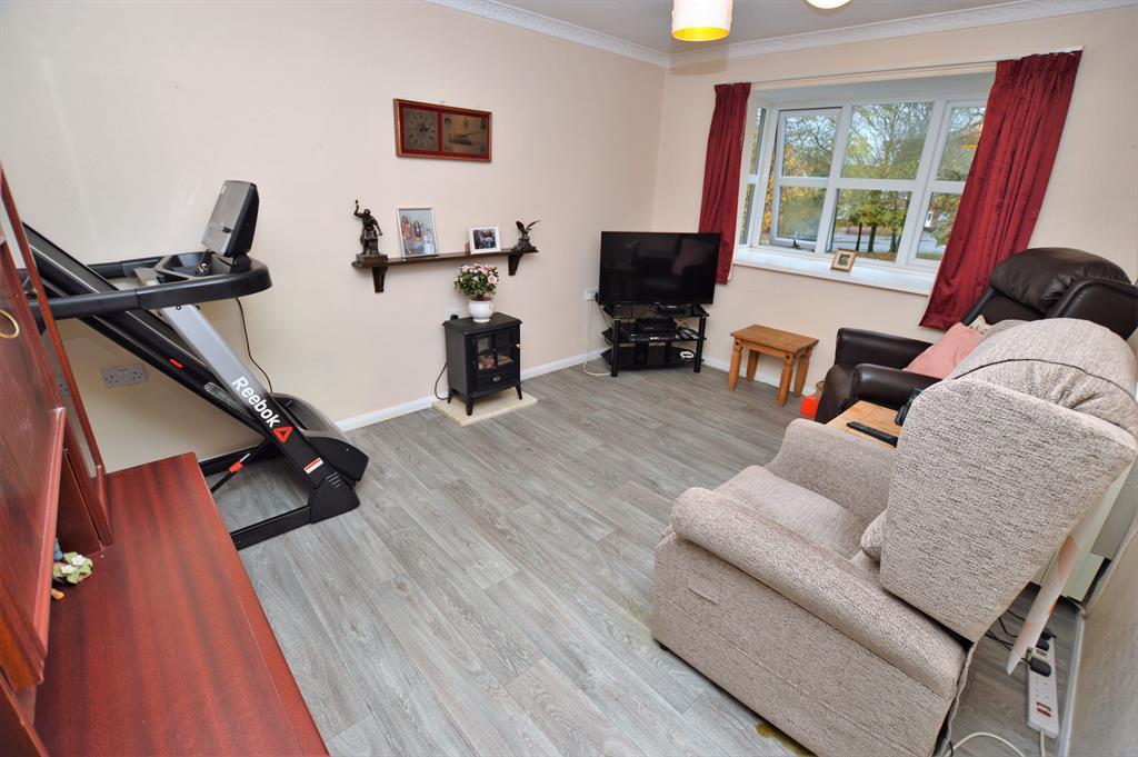 Parlour Close, Wigston, Wigston, LE18... 2 bed flat £105,000
