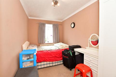 2 bedroom flat for sale, Oaks Lane, Ilford, Essex