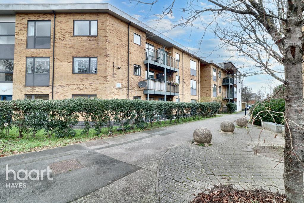 Taywood Road, NORTHOLT 2 bed apartment for sale £79,500