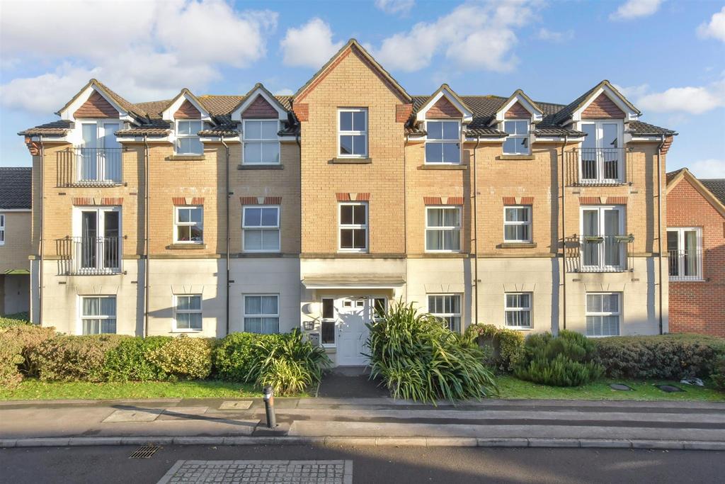 Sunlight Gardens, Fareham, Hampshire 2 bed ground floor flat for sale