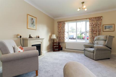 2 bedroom bungalow for sale - Badgers Walk, Chorleywood, Rickmansworth, Hertfordshire, WD3