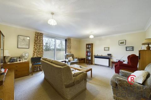 12 Winslow Close, Pinner, HA5 2QX