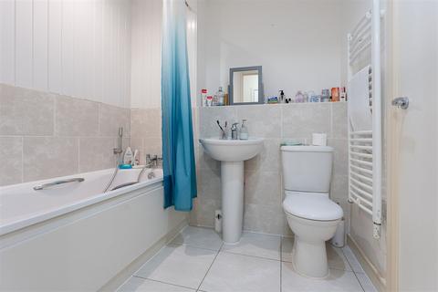 346 Whitestone Way, Croydon, CR0 4FJ