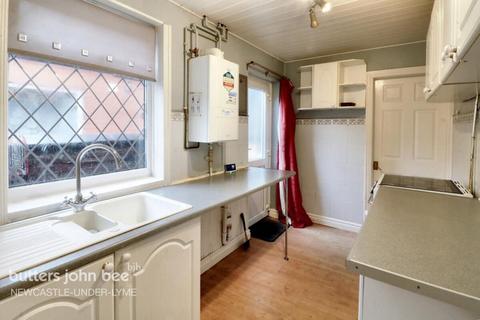 2 bedroom terraced house to rent, Basford Park Road, Newcastle