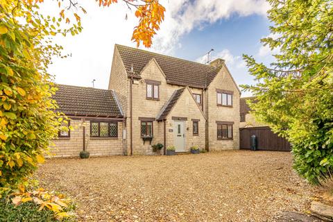 3 bedroom detached house for sale, Hill Hayes Lane, Hullavington