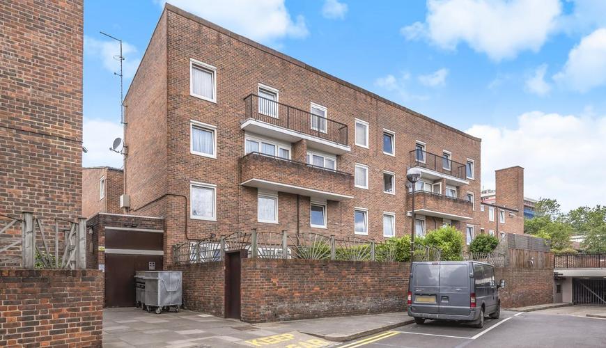 Cowdenbeath Path, London, N1 4 bed apartment £4,000 pcm (£923 pw)