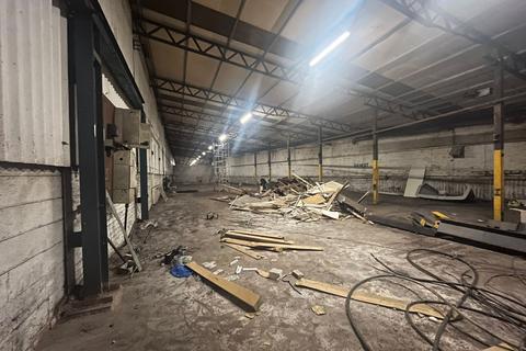Warehouse to rent, Peartree Lane, Dudley, West Midlands, DY2 0QU