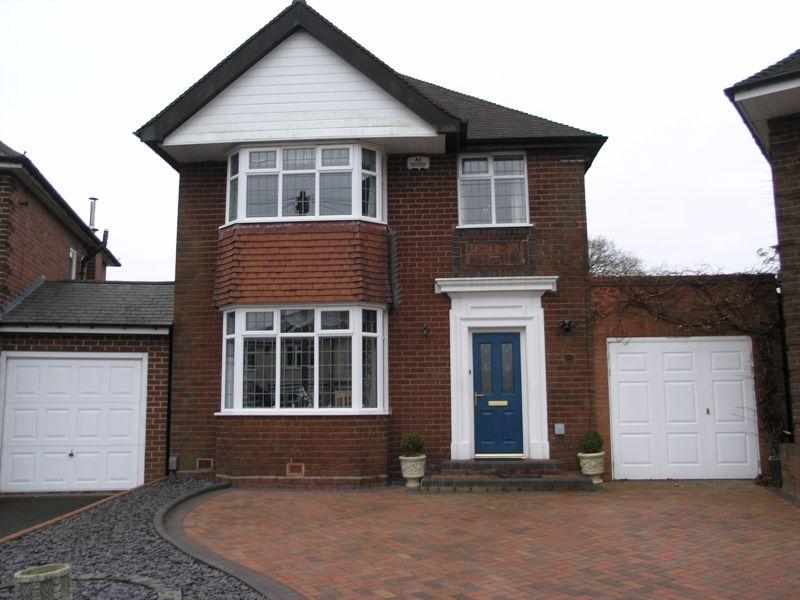 Garland Crescent, Halesowen B62 3 bed detached house for sale £475,000