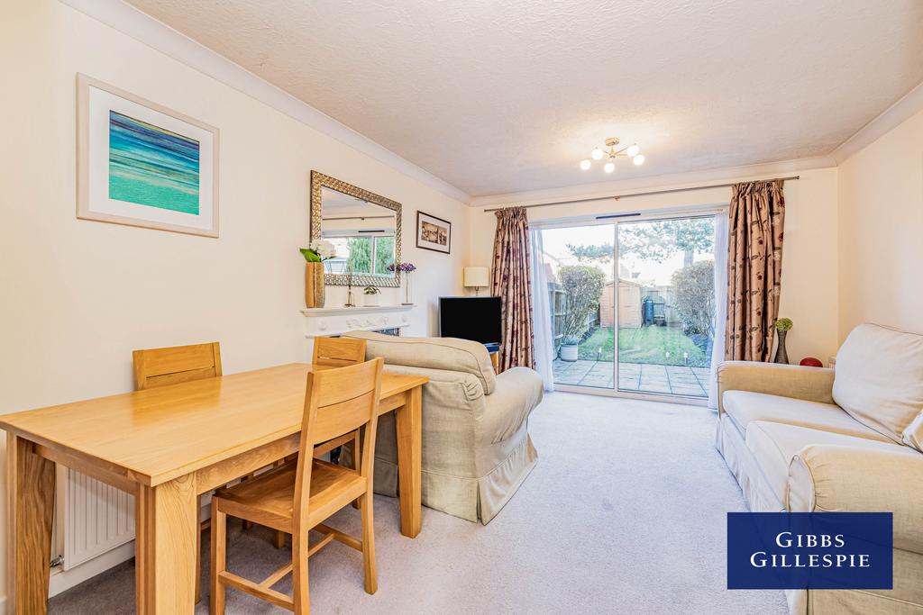 Chamberlain Way, Pinner 2 bed terraced house £1,650 pcm (£381 pw)