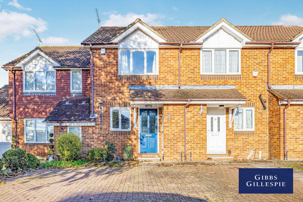 Chamberlain Way, Pinner 2 bed terraced house £1,650 pcm (£381 pw)