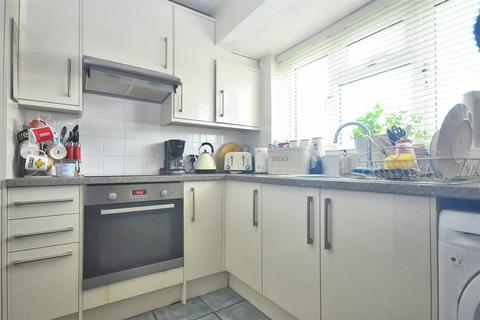 2 bedroom flat for sale, Russell Court, Wendover HP22