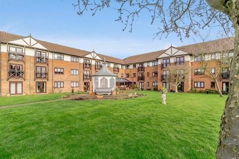 2 bedroom retirement property for sale - Sawyers Hall Lane, Brentwood
