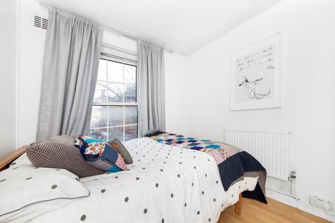 3 bedroom flat for sale, Azof Street, London