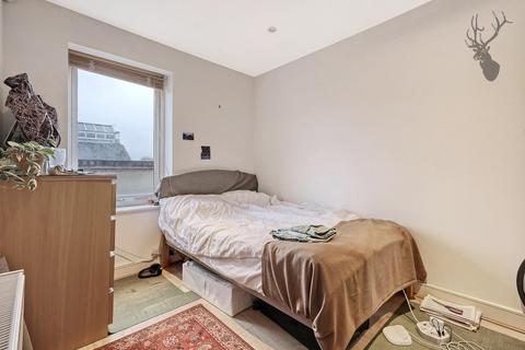 2 bedroom flat for sale, Wick Lane, London