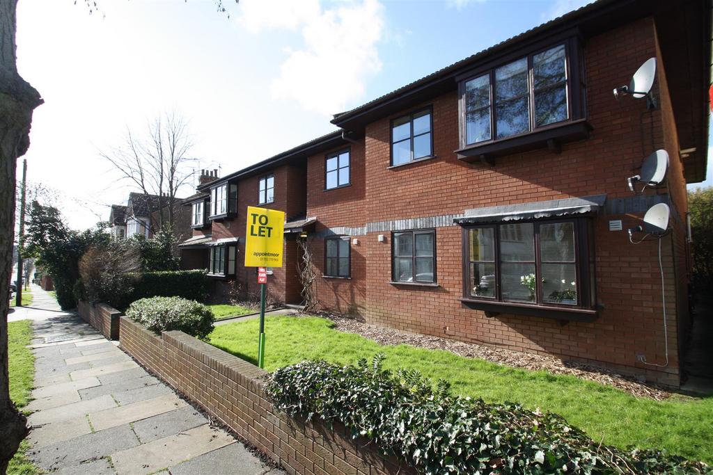 Kingswood Chase, Leigh On Sea 2 bed apartment £1,250 pcm (£288 pw)
