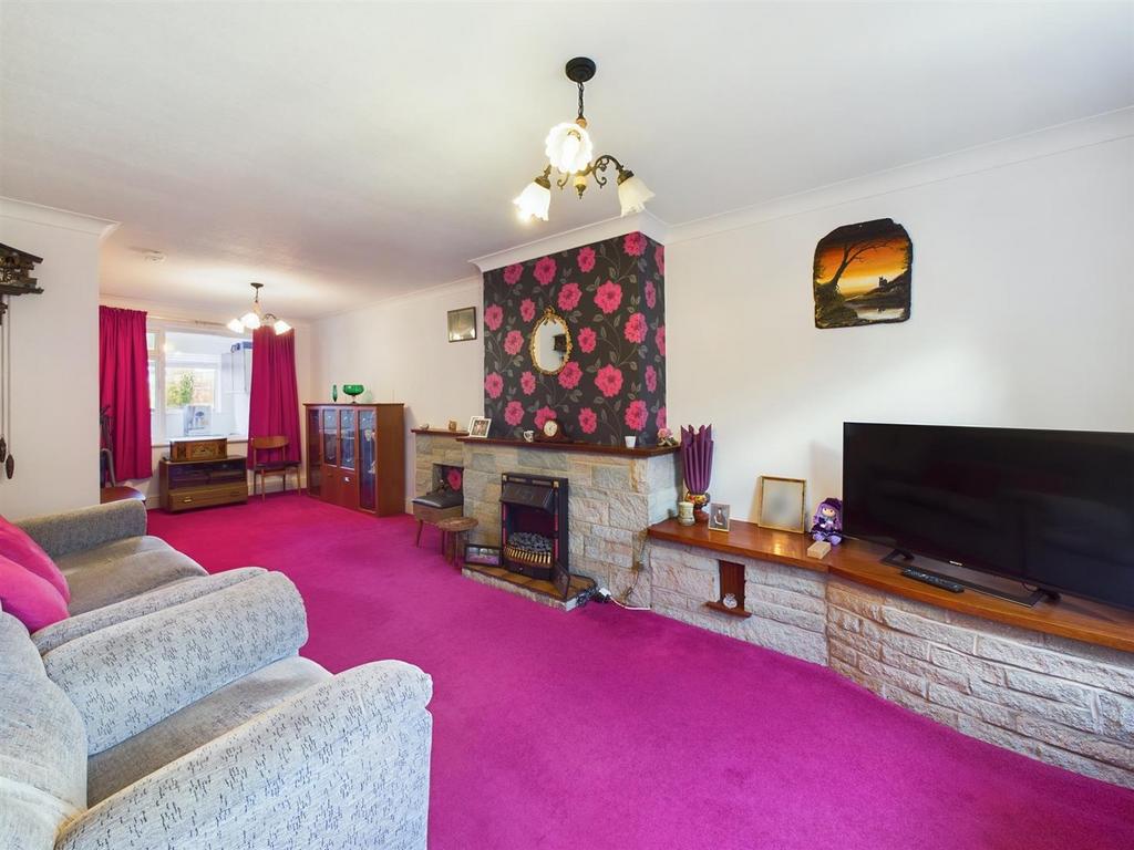 Oldcroft, Lydney 3 bed semidetached house £300,000