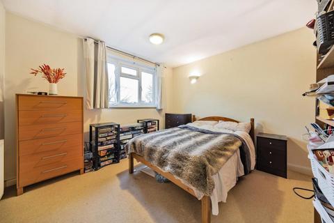 2 bedroom flat for sale, Estreham Road, Streatham