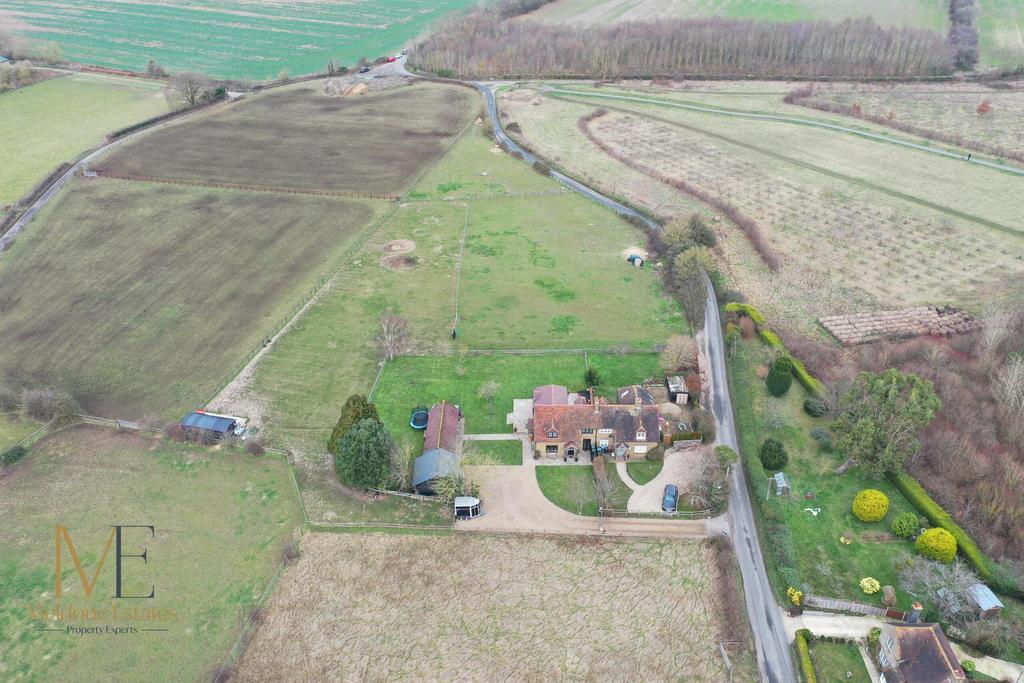 Aerial-Shot Round street Land 1