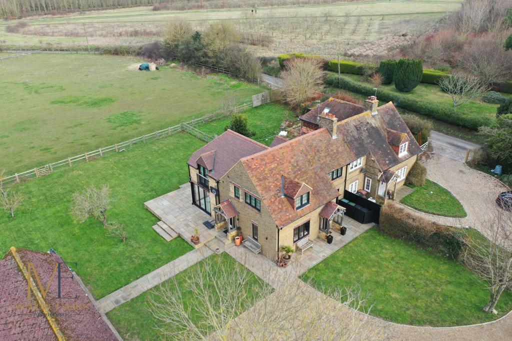 Aerial-Shot Round street Side 5