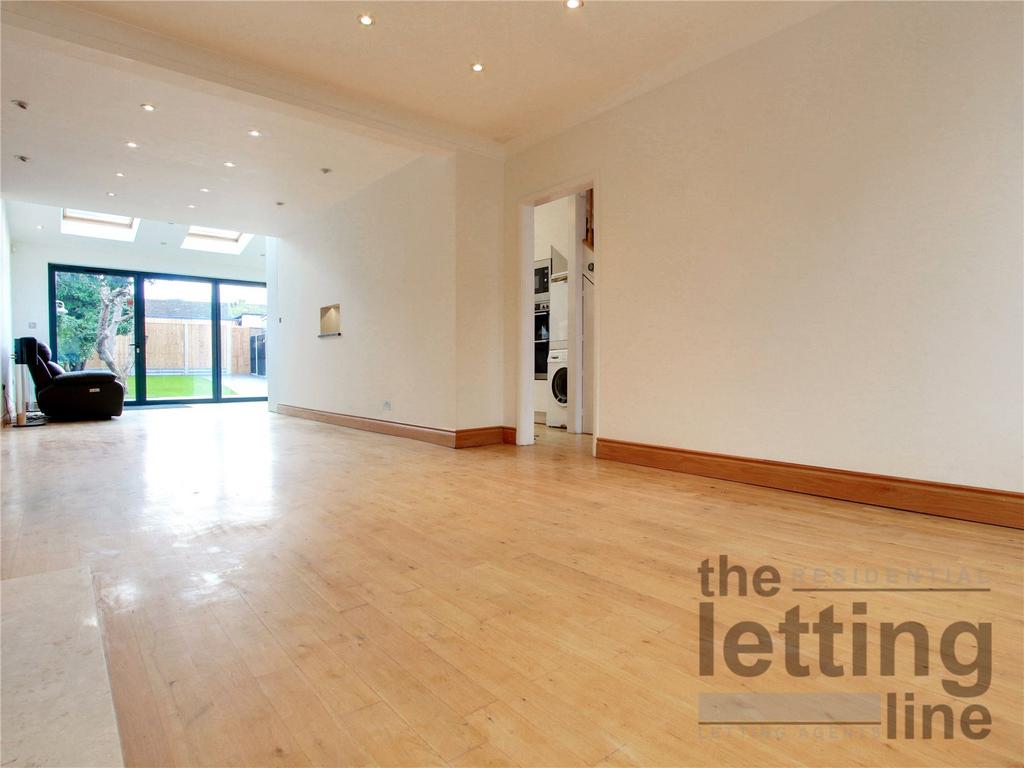 Lavender Hill, Enfield, Middlesex, EN2 3 bed terraced house to rent £