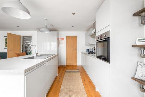 3 Charles Place, Bristol, BS8 4QW