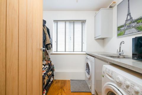 3 Charles Place, Bristol, BS8 4QW