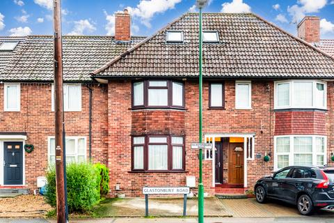 250 Glastonbury Road, Morden, SM4 6PG