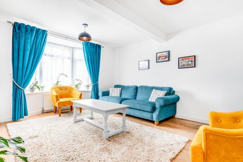 250 Glastonbury Road, Morden, SM4 6PG