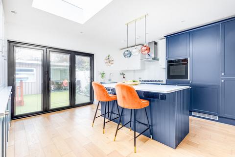 250 Glastonbury Road, Morden, SM4 6PG