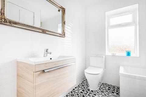 250 Glastonbury Road, Morden, SM4 6PG