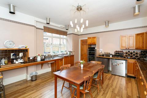 31 Oxhey Road, Watford, WD19 4QG