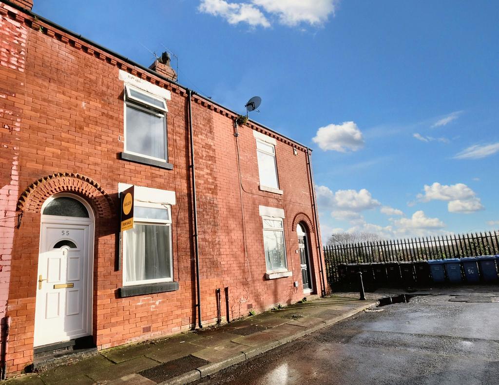 Garden Street, Eccles, M30 2 bed terraced house £140,000