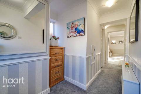 2 Sauls Bridge Close, Witham, CM8 1XJ