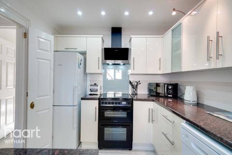 2 Sauls Bridge Close, Witham, CM8 1XJ