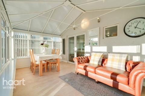 2 Sauls Bridge Close, Witham, CM8 1XJ