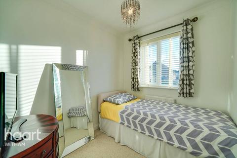 2 Sauls Bridge Close, Witham, CM8 1XJ
